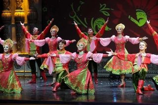 SPETTACOLO FOLKLORISTICO A MOSCA